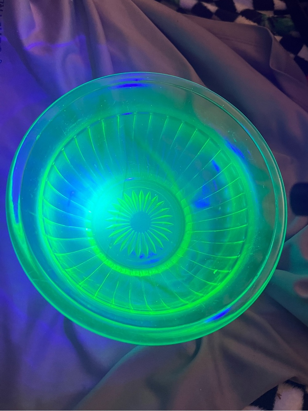 Uranium small mixing bowl